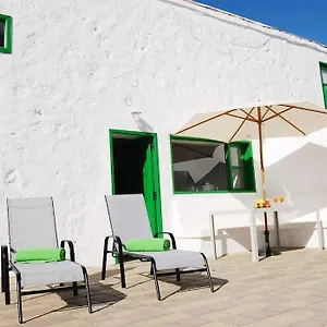 typical-canarian-house-with-fabulous-sea-views.puertodelcarmen-hotels.org/