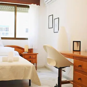 Amplio Y Luminoso Cerca Del Centro Y La Playa Con Piscina Y Parking Privado , Malaga Spain
